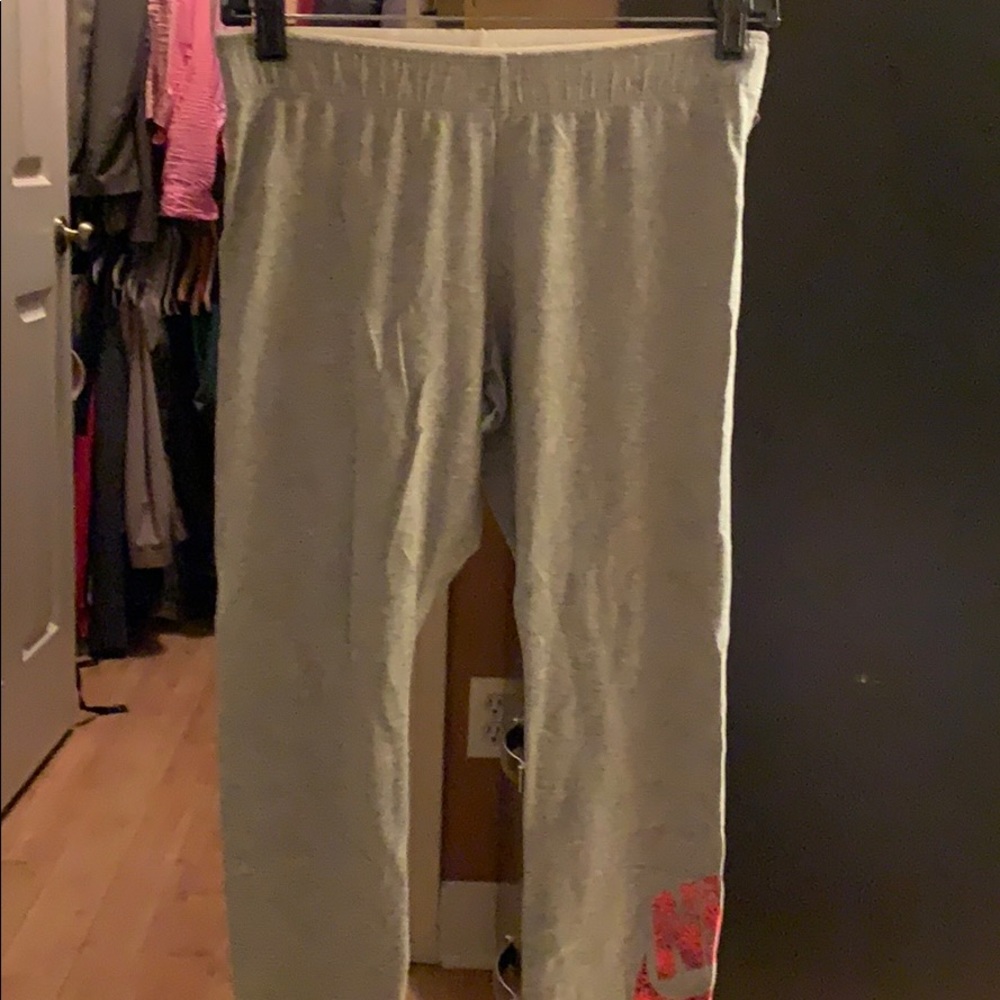 Womens Nike capri leggings size medium